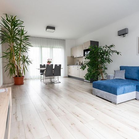 Jokai Apartman Dunafoldvar Екстериор снимка