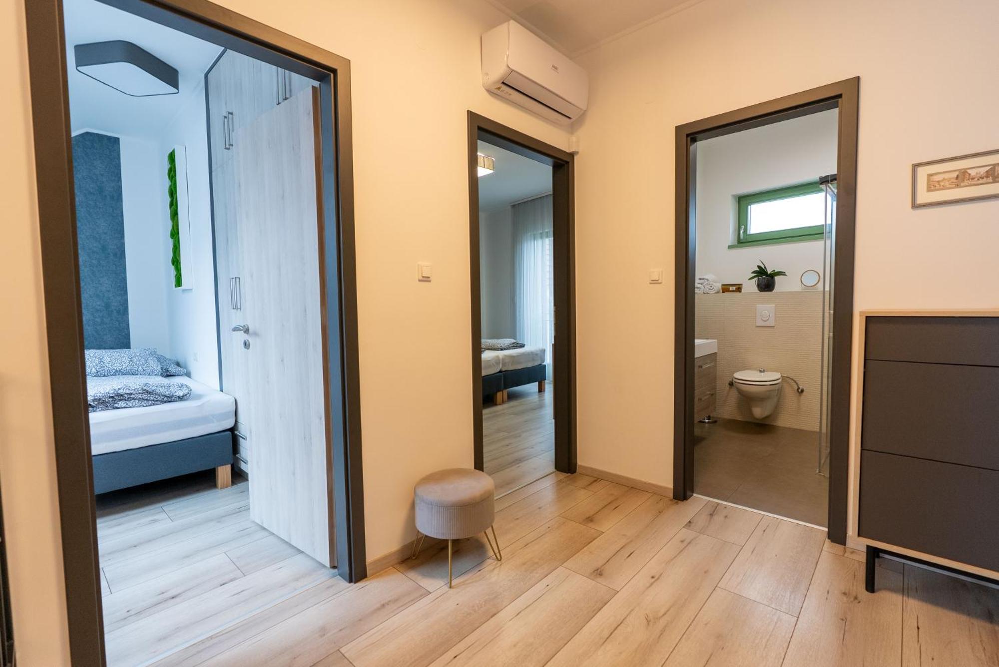 Jokai Apartman Dunafoldvar Екстериор снимка