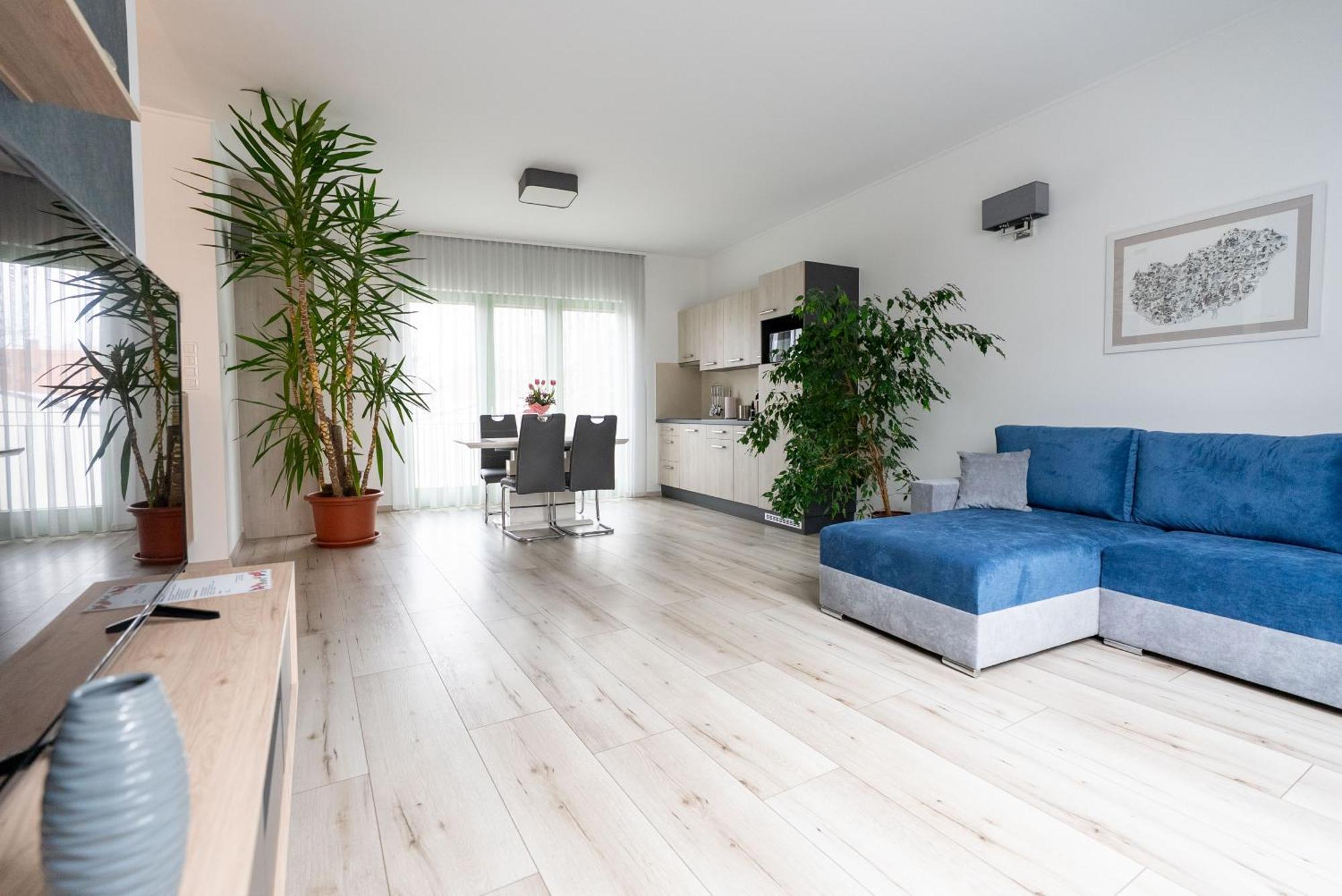 Jokai Apartman Dunafoldvar Екстериор снимка