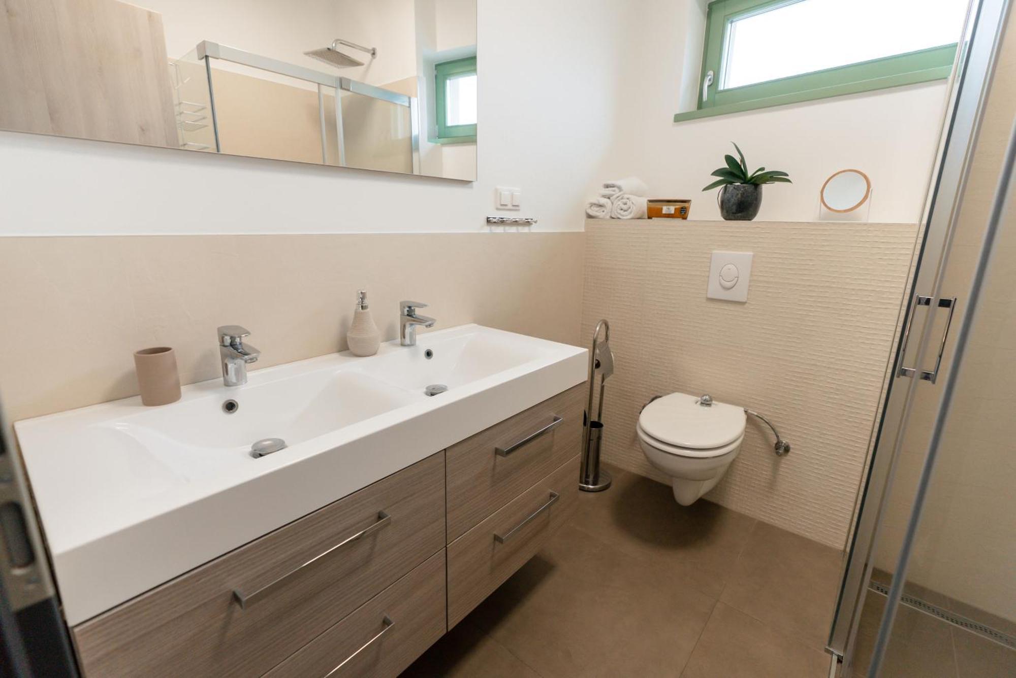 Jokai Apartman Dunafoldvar Екстериор снимка
