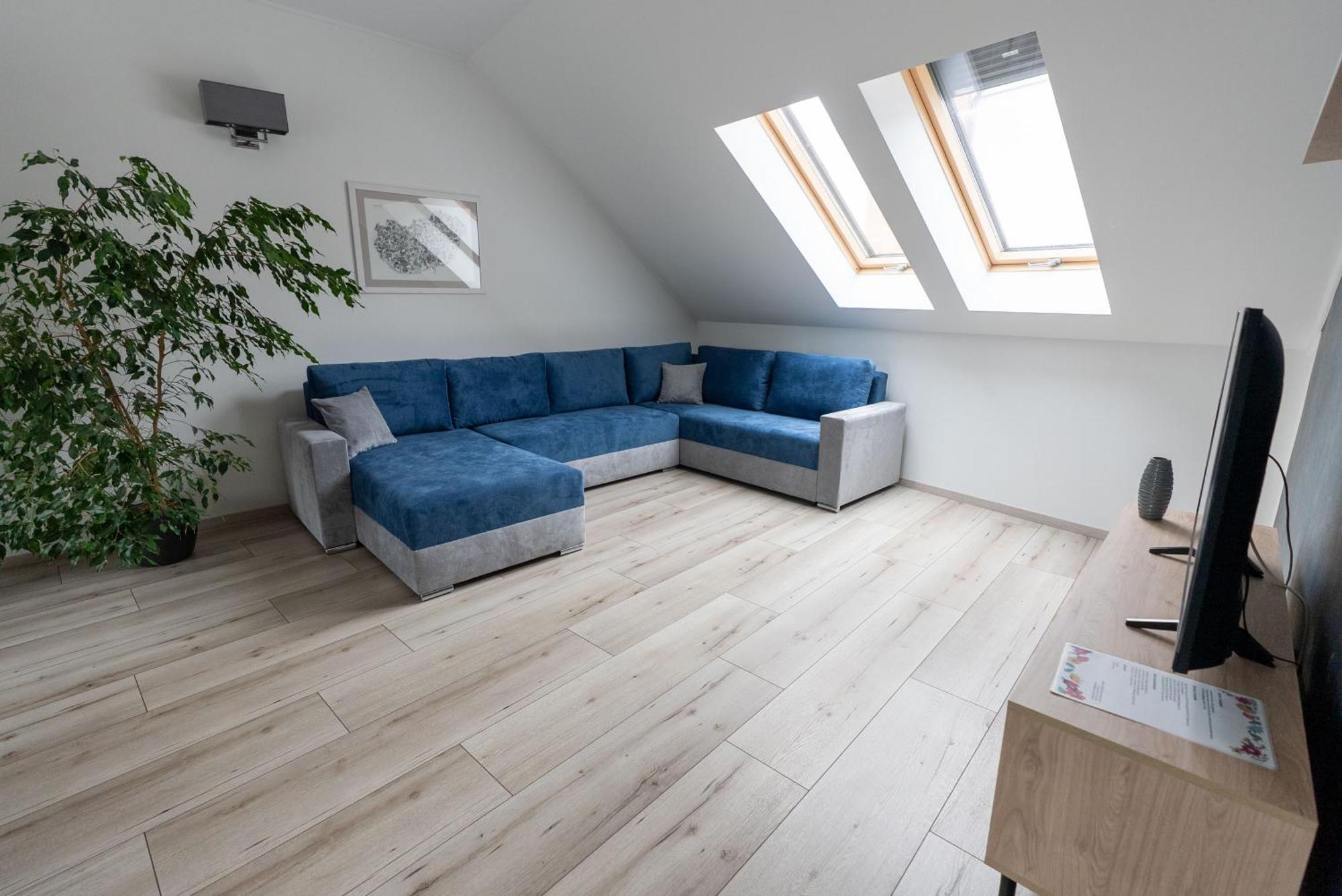 Jokai Apartman Dunafoldvar Екстериор снимка