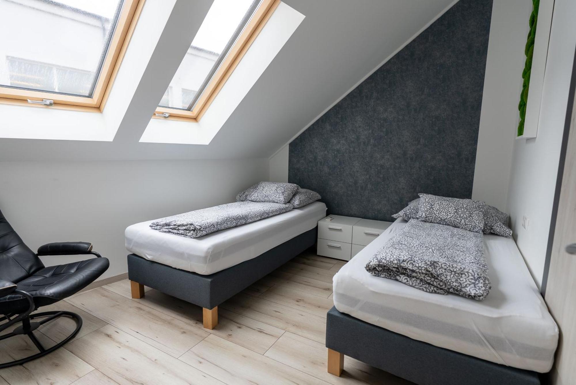 Jokai Apartman Dunafoldvar Екстериор снимка